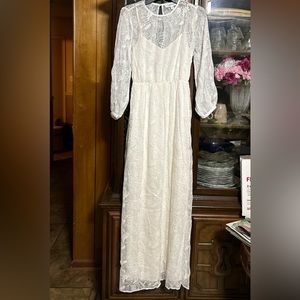 Beautiful long dress! So many possibilities!